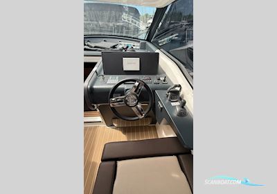 Bavaria SR 38 HT - 2023 Motorboat 2023, with Volvo Penta V8-350 Aquamatic engine, Slovenia