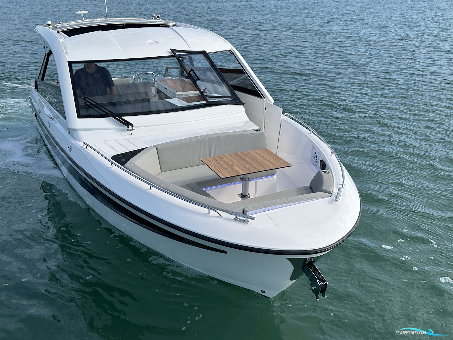 Bavaria Vida 33 Hard Top - PALMA BOAT SHOW DISCOUNT