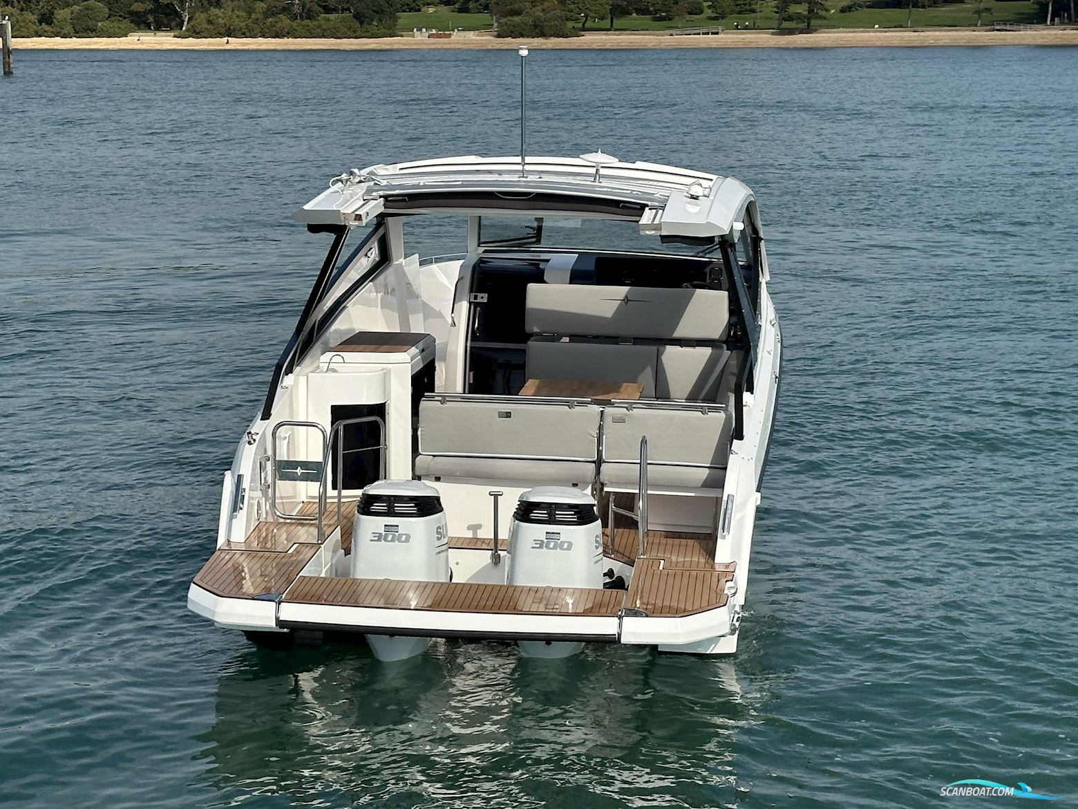 Bavaria Vida 33 Hard Top - PALMA BOAT SHOW DISCOUNT