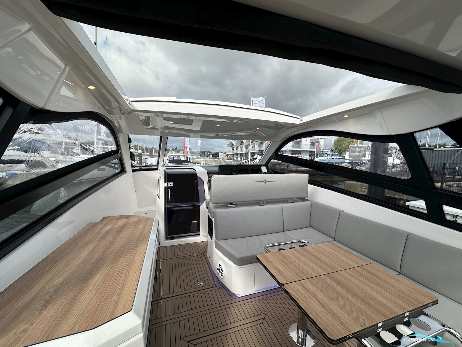 Bavaria Vida 33 Hard Top - PALMA BOAT SHOW DISCOUNT
