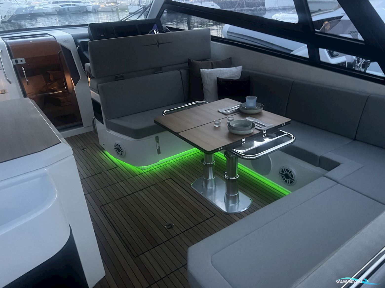 Bavaria Vida 33 Hard Top