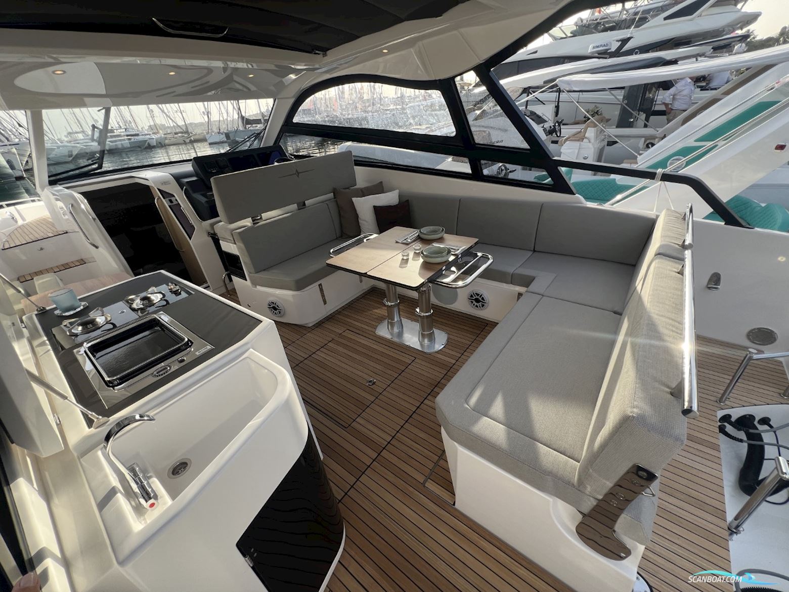 Bavaria Vida 33 Hard Top