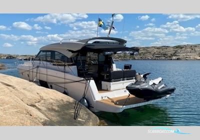 Bavaria Virtess 420 Coupè Motorboat 2014, with Volvo Penta D6-370 EVC engine, Sweden