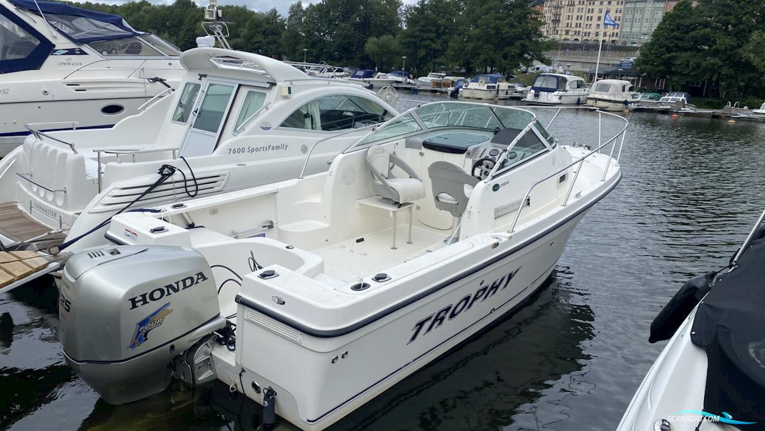 Bayliner 2102 Trophy Motorboat 2008, with  Honda engine, Sweden
