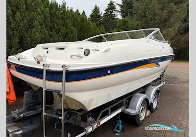 Bayliner 212 Capri Motorboat 2004, with Mercruiser engine, United Kingdom