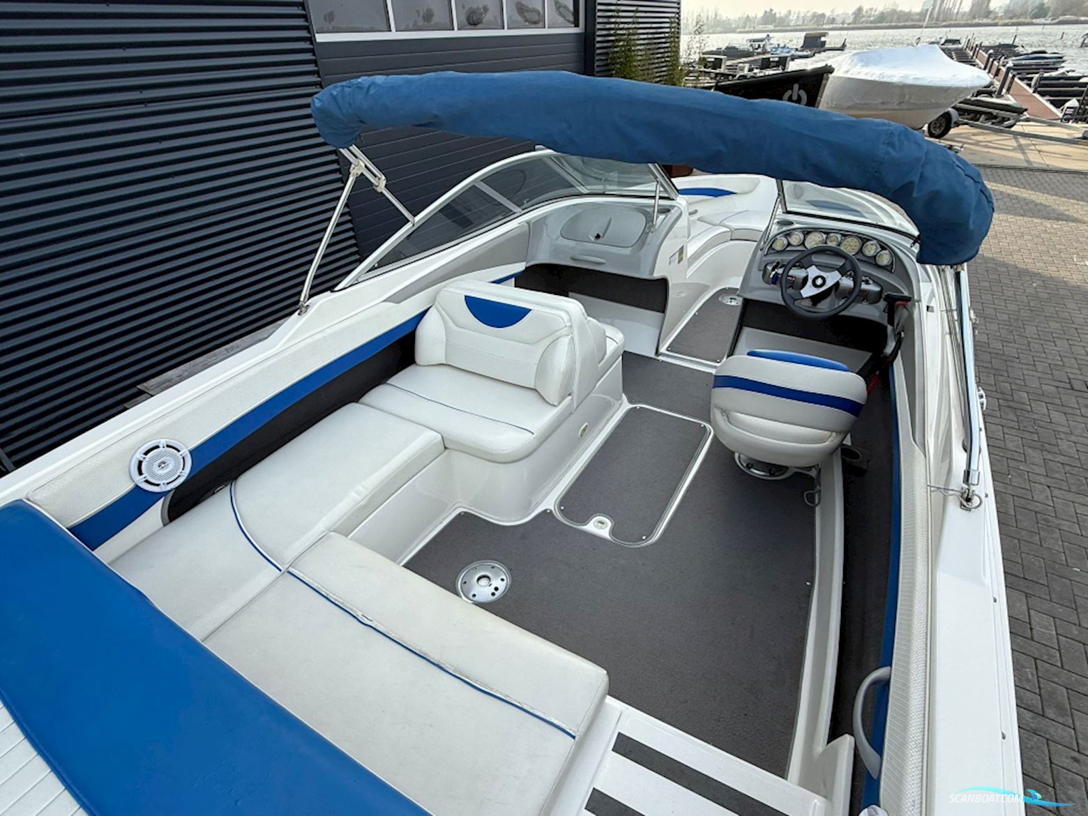 Bayliner 225 Bowrider