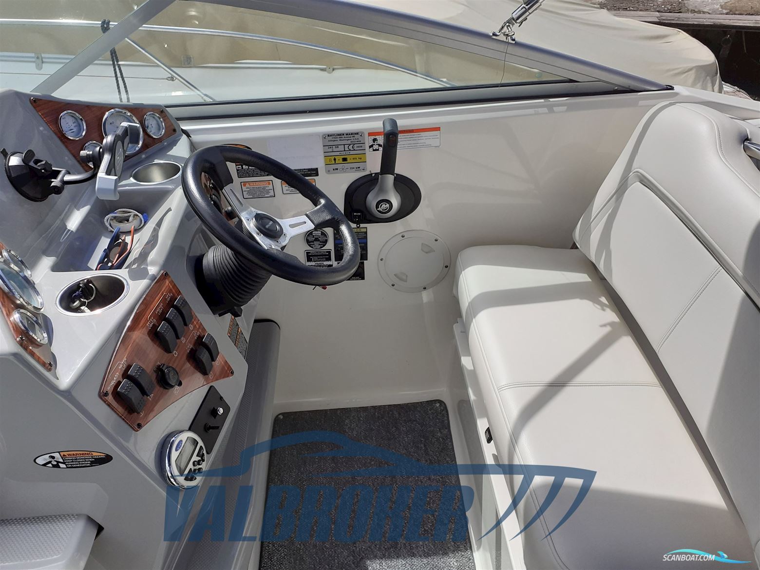 Bayliner 245
