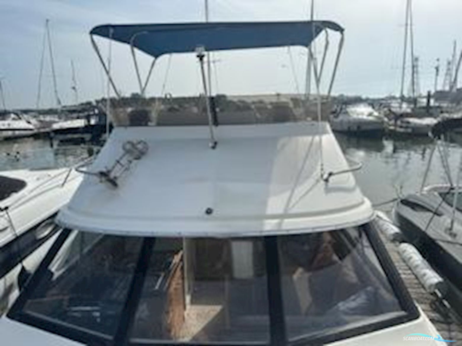 Bayliner 2556 Flybridge