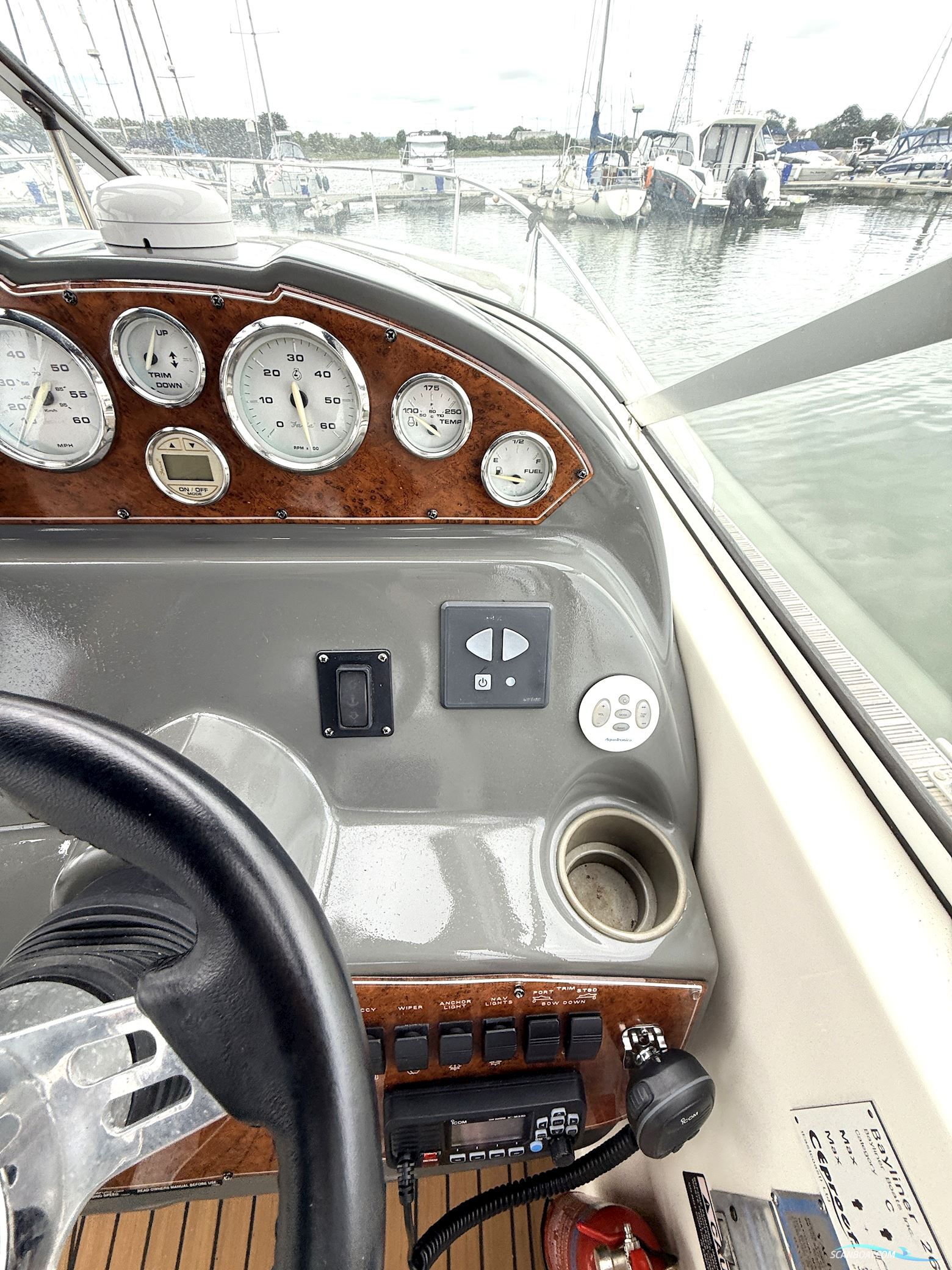 Bayliner 265