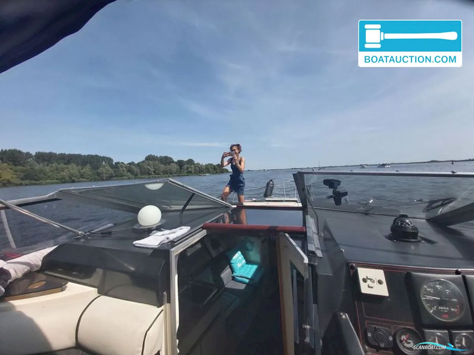 Bayliner 2655 wide body