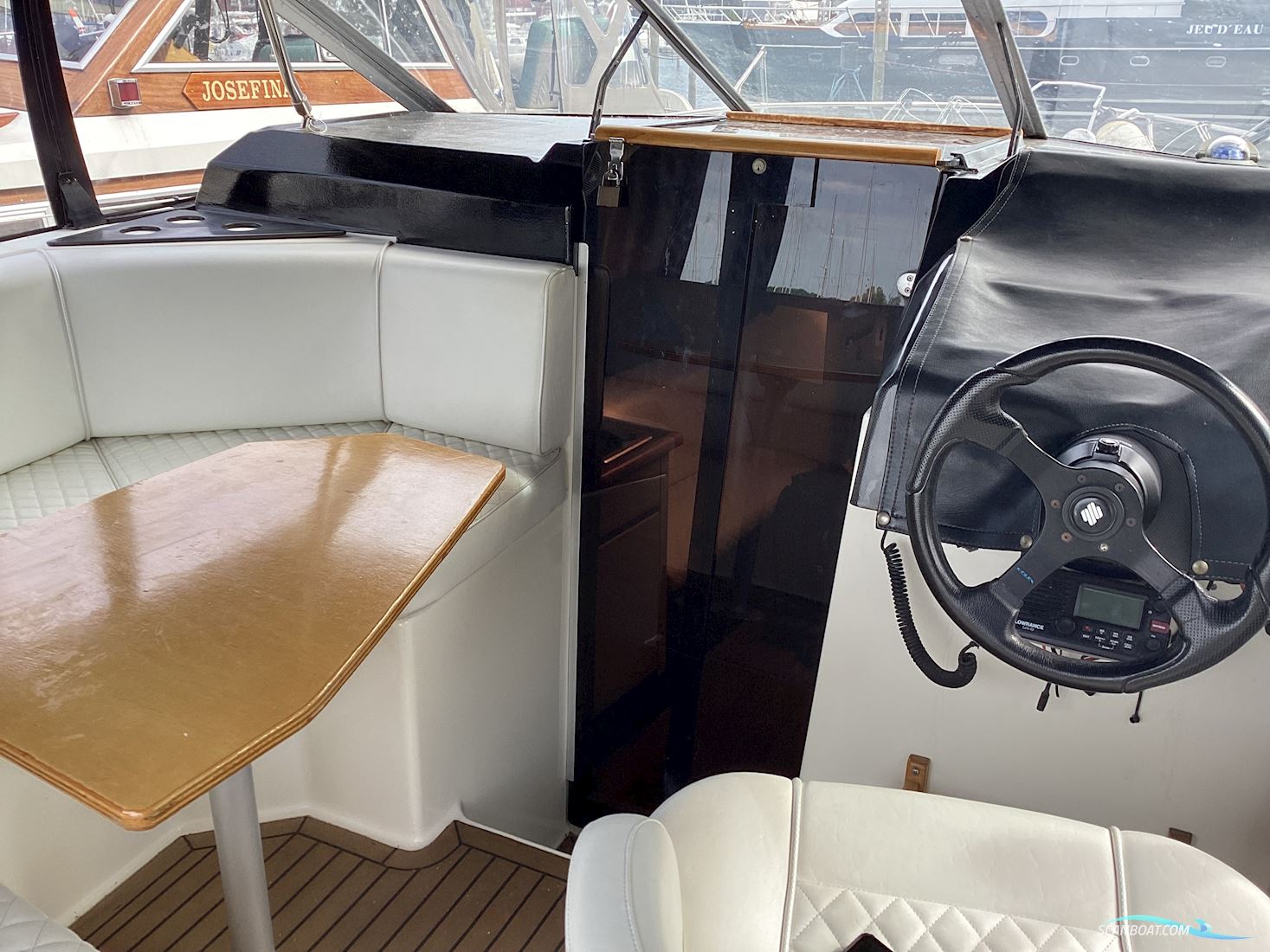 Bayliner 2655 Wide Body