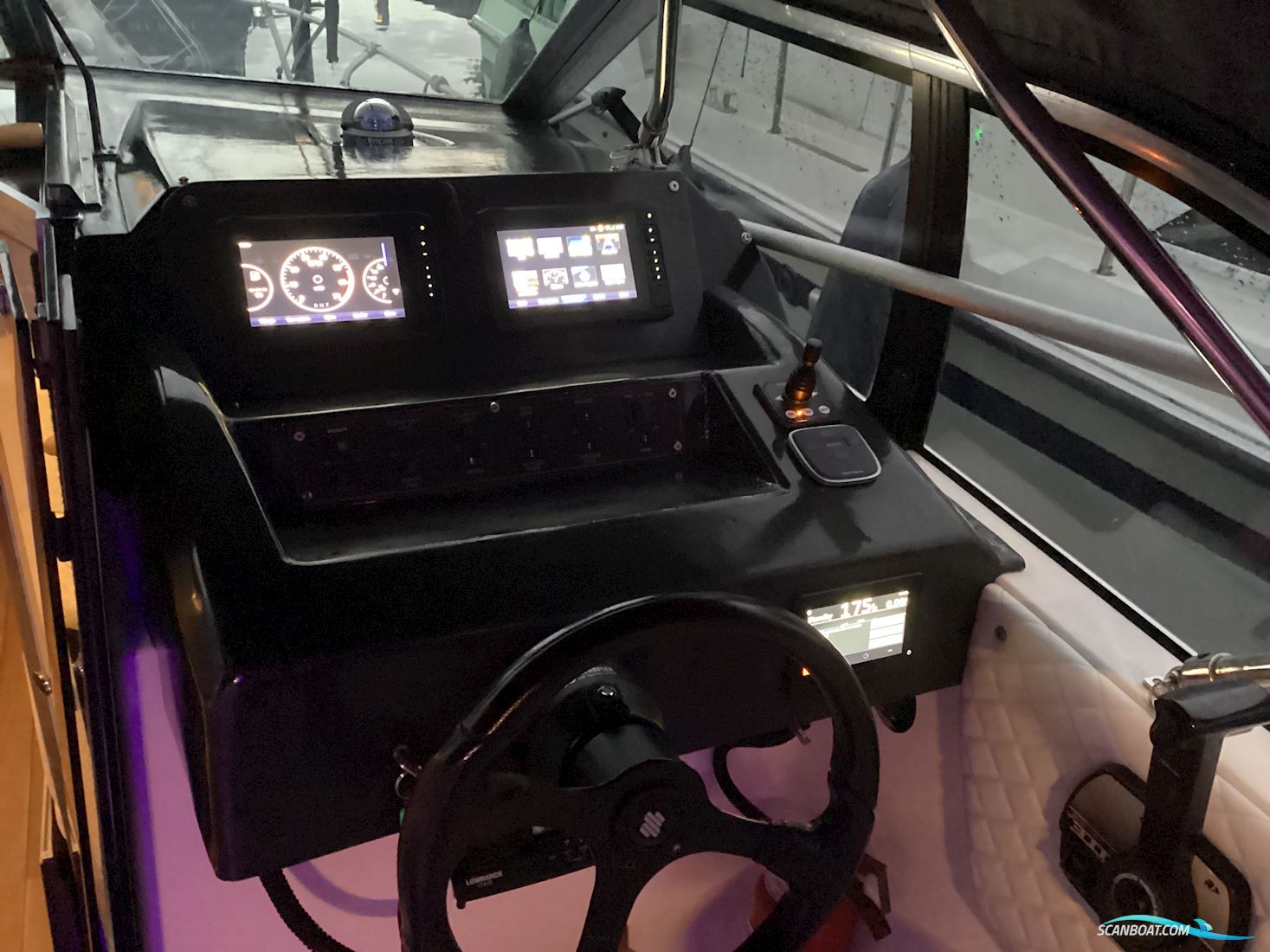 Bayliner 2655 Wide Body