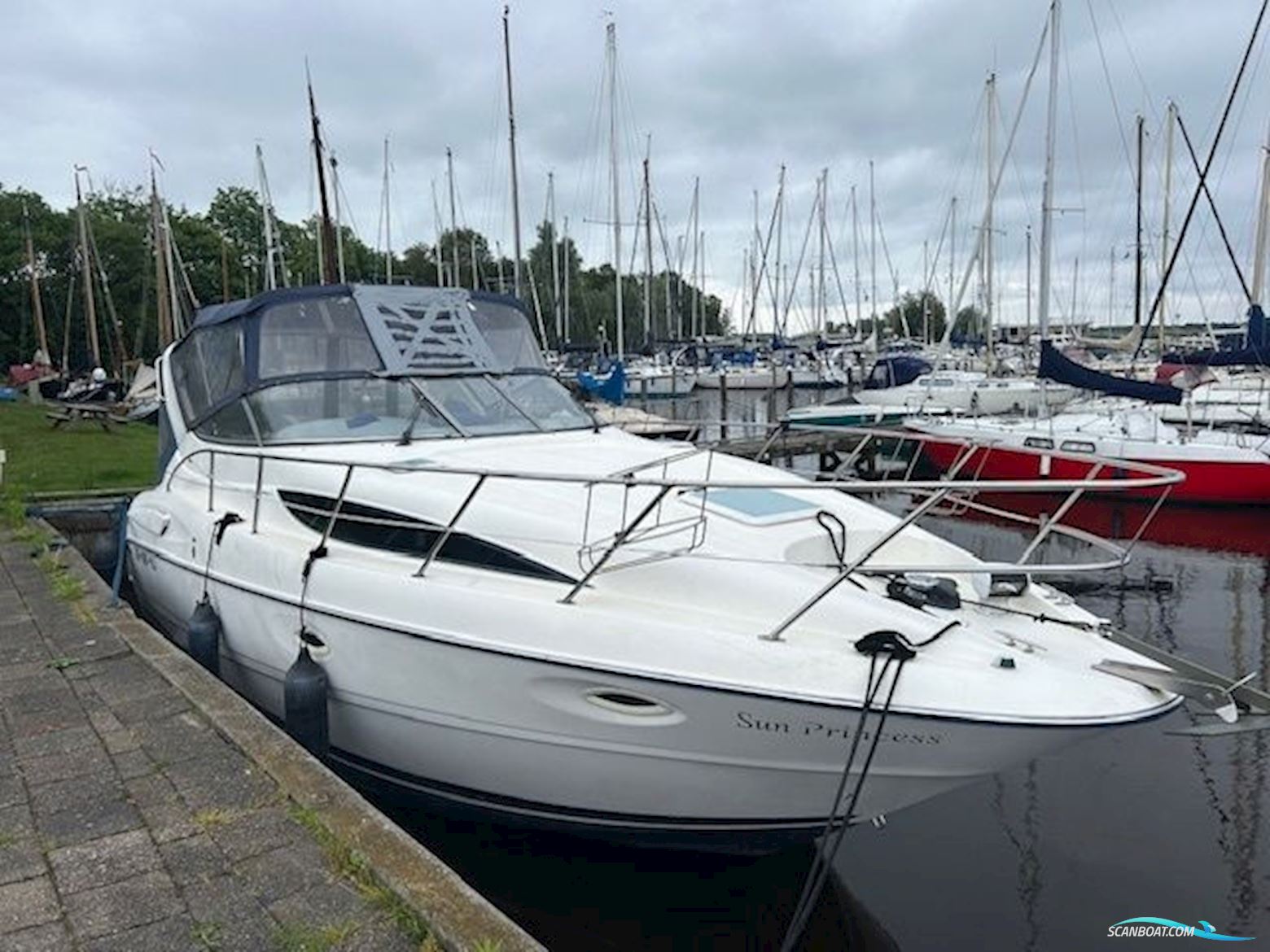 Bayliner 305 Ciera Motorboat 2004, with Mercruiser engine, The Netherlands