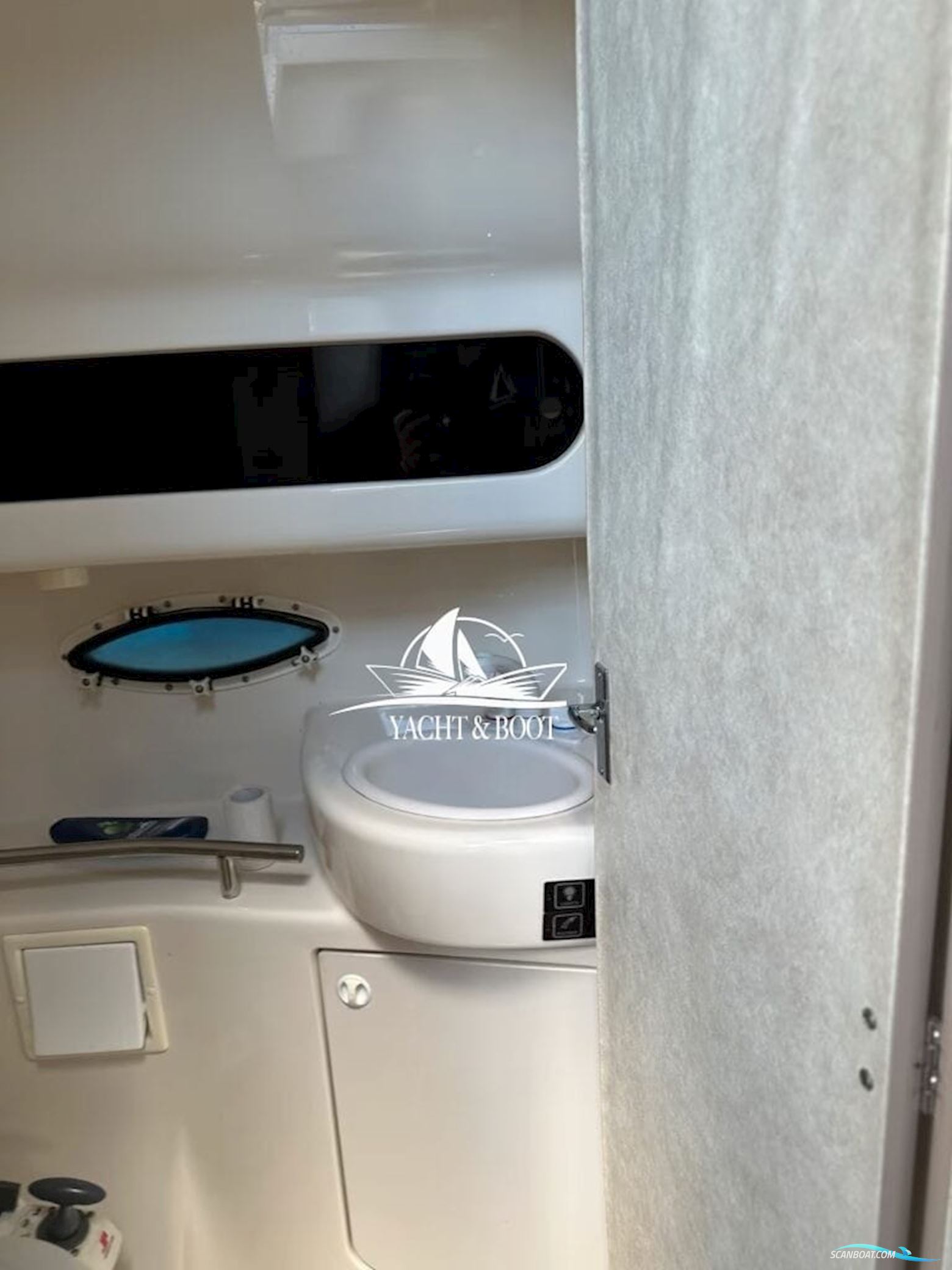 Bayliner 3055