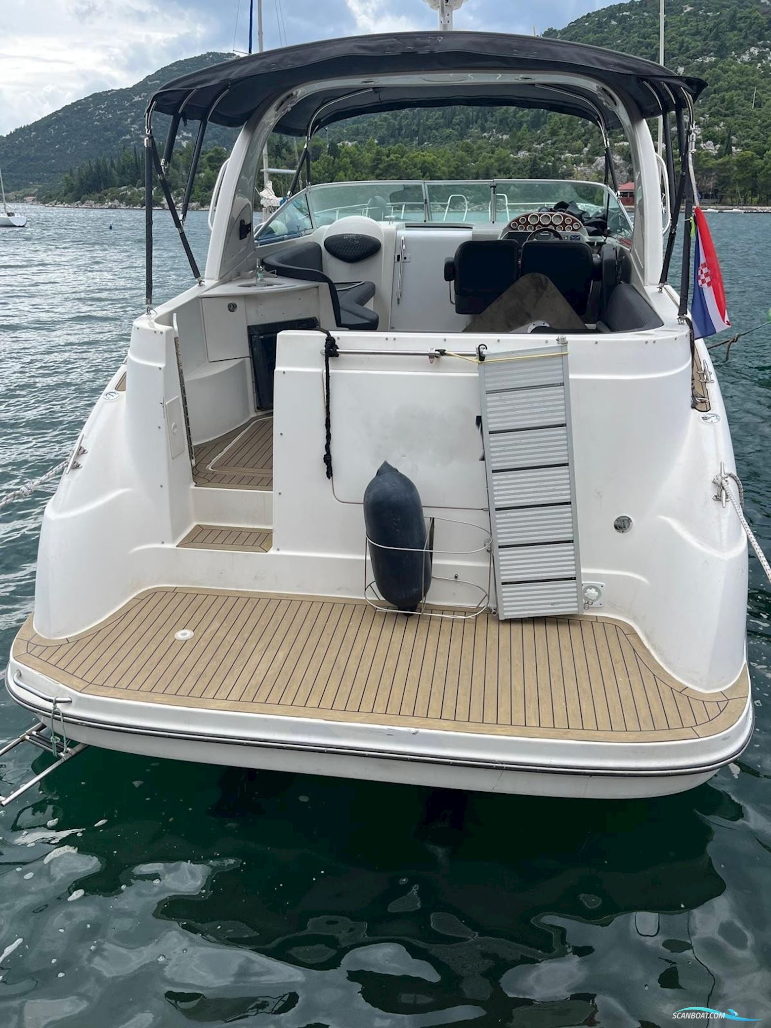 Bayliner 325