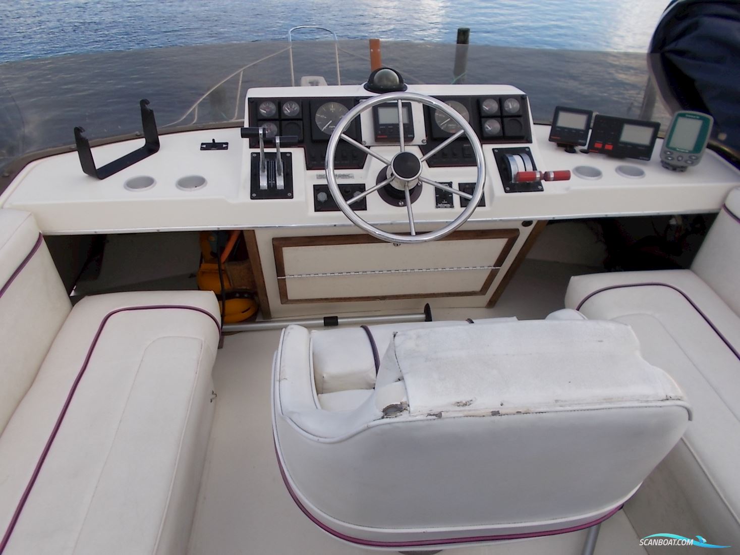 Bayliner 3288 Flybridge Flot Stand