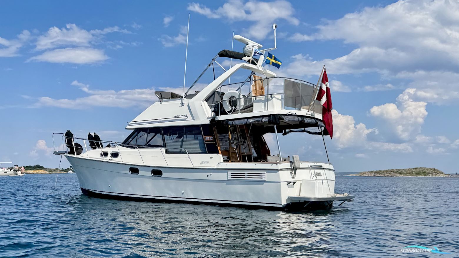 Bayliner 3288 Motoryacht Motorboat 1990, with US Marine Hino engine, Denmark