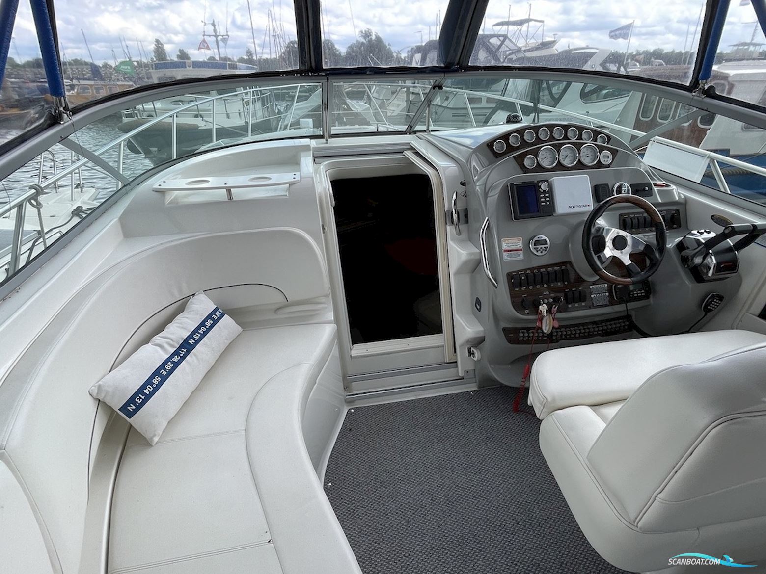 Bayliner 335 Cruiser
