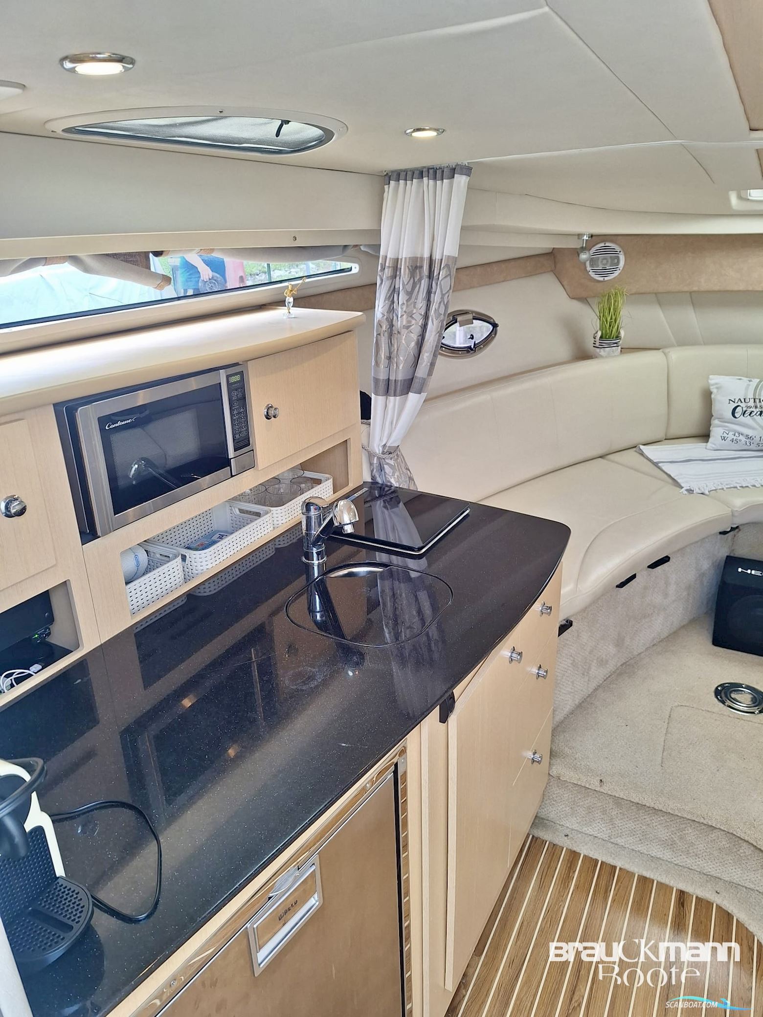 Bayliner 335