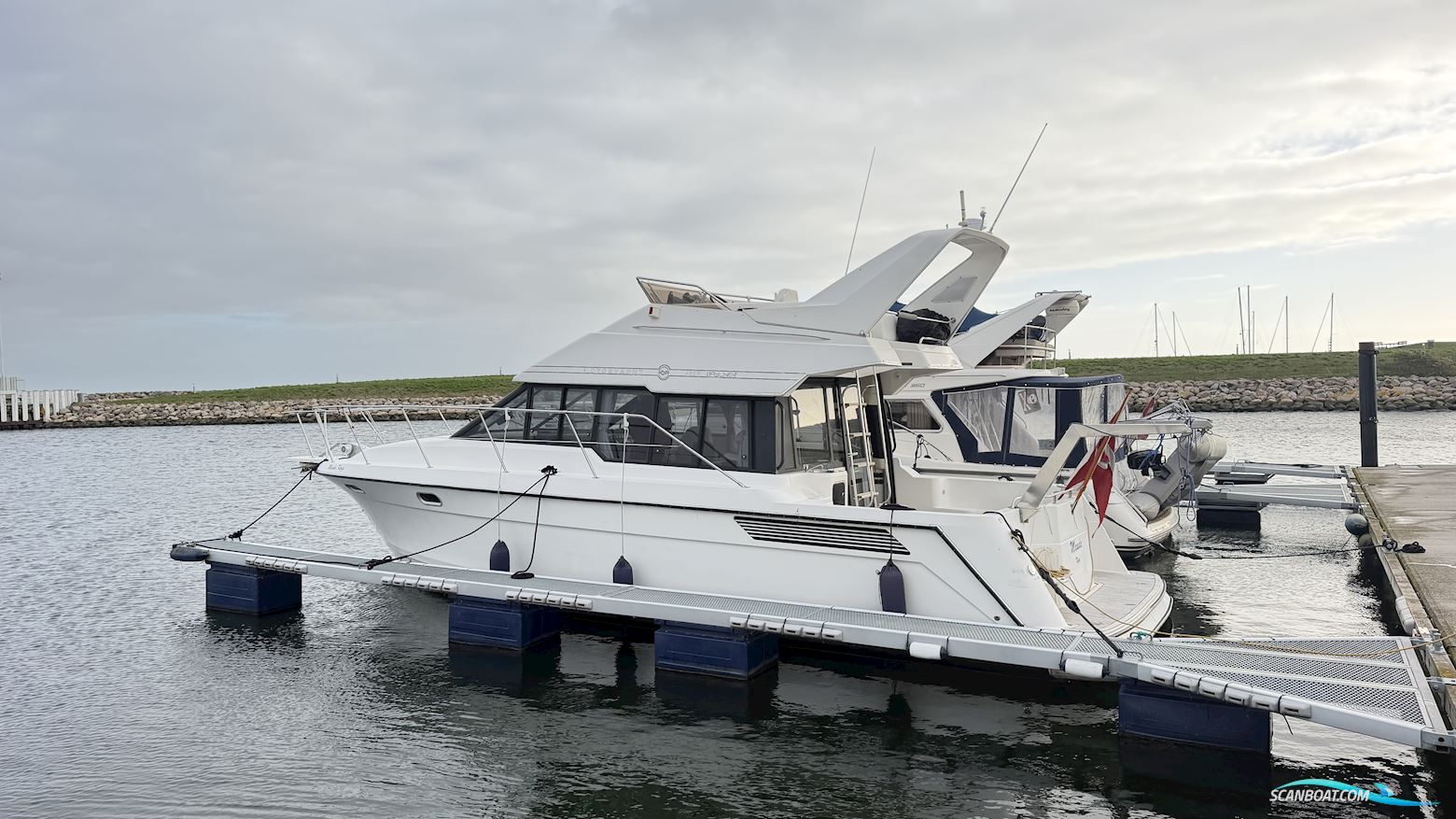 Bayliner 3688 Fly