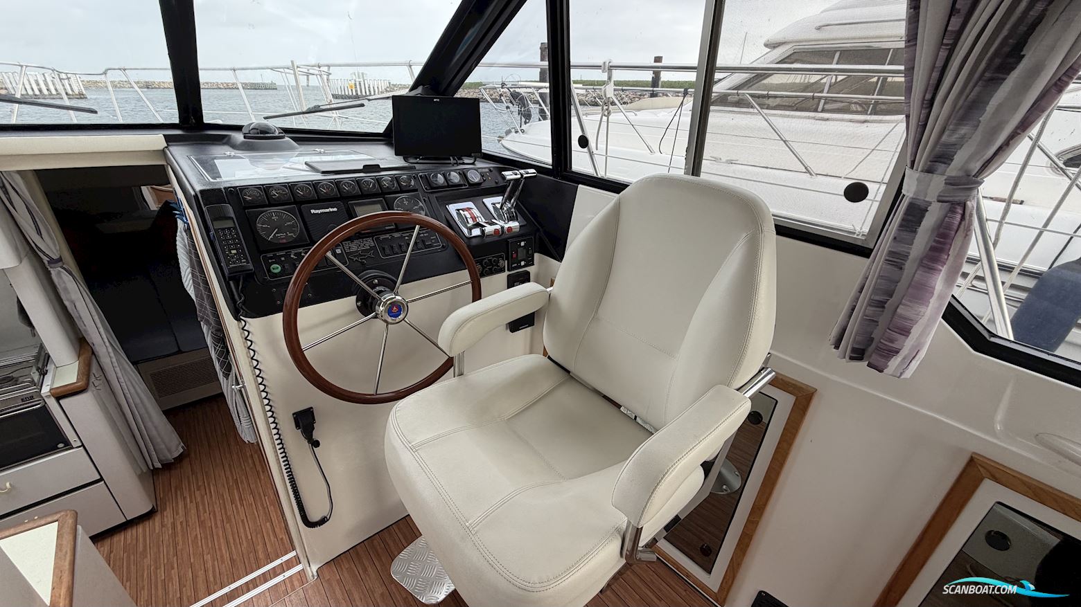 Bayliner 3688 Fly