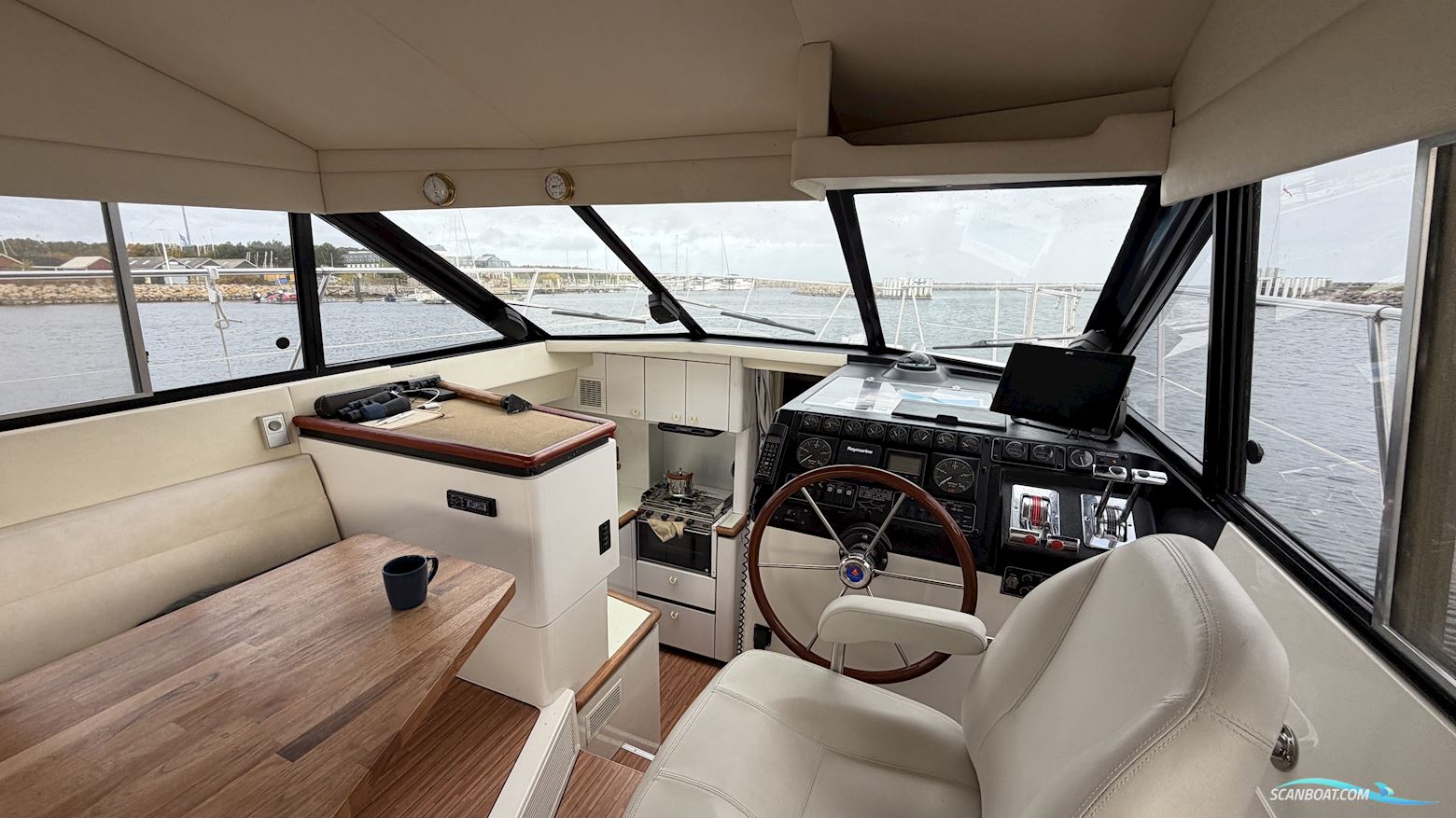 Bayliner 3688 Fly
