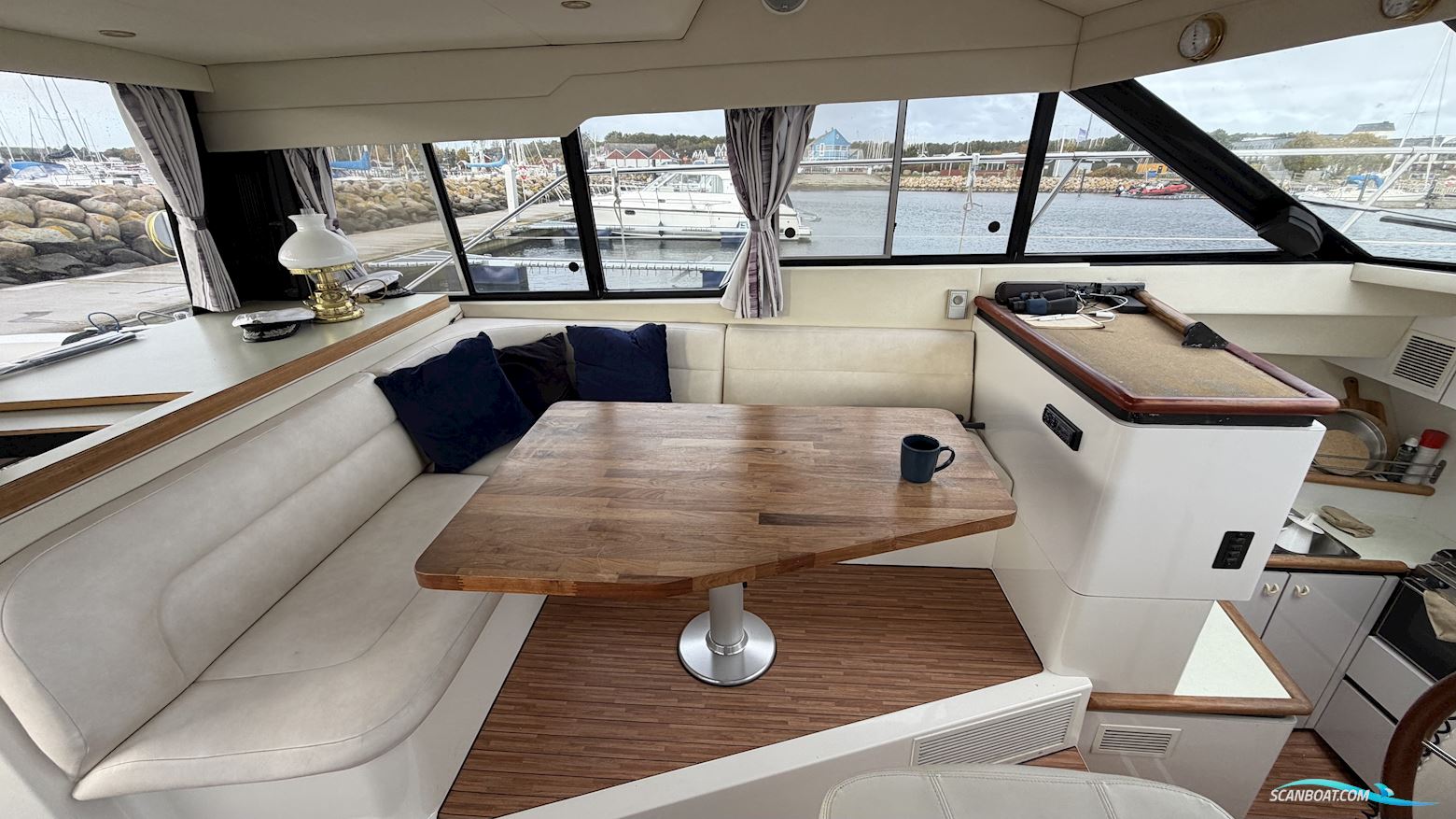 Bayliner 3688 Fly