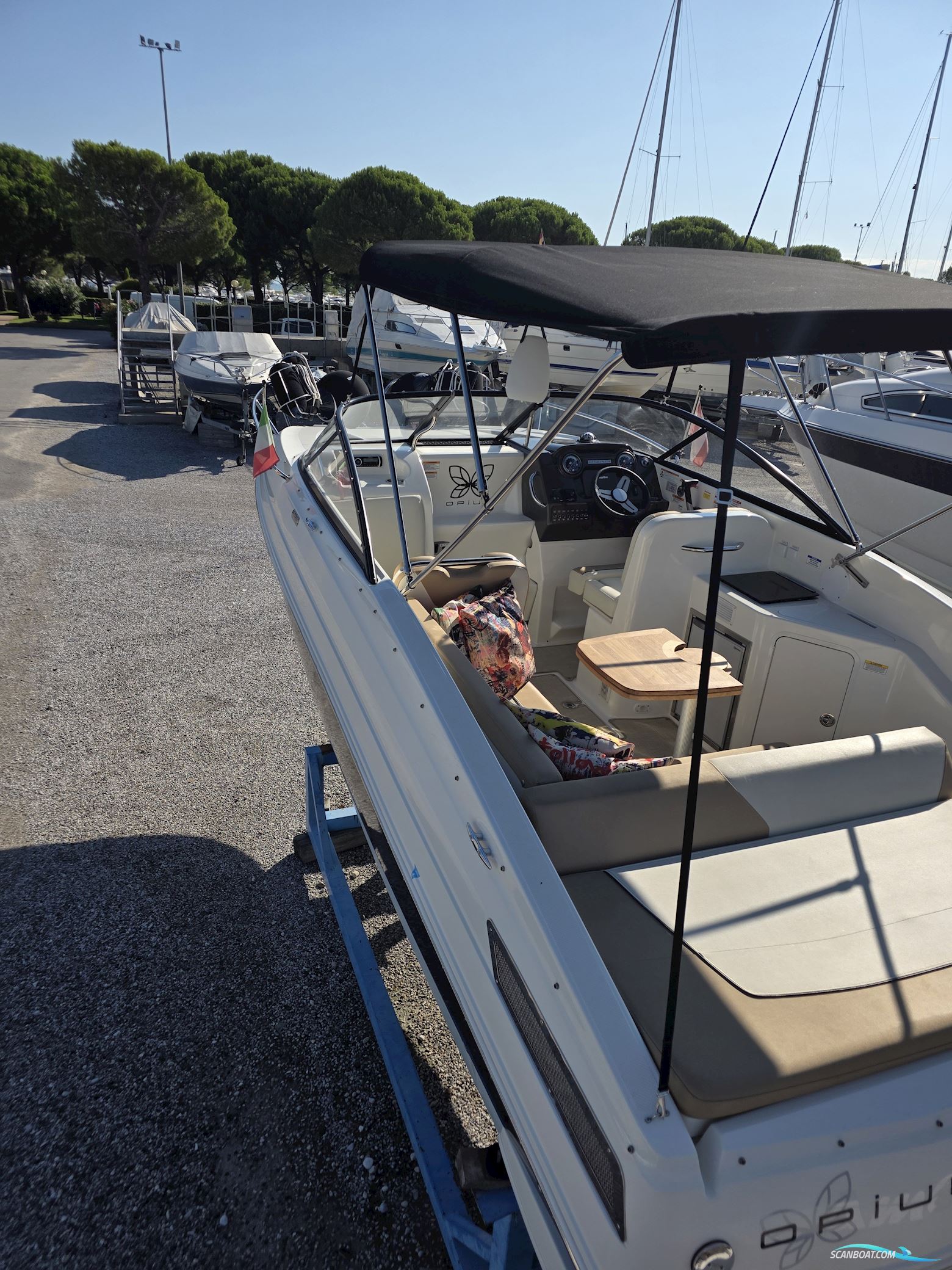 Bayliner 742CU