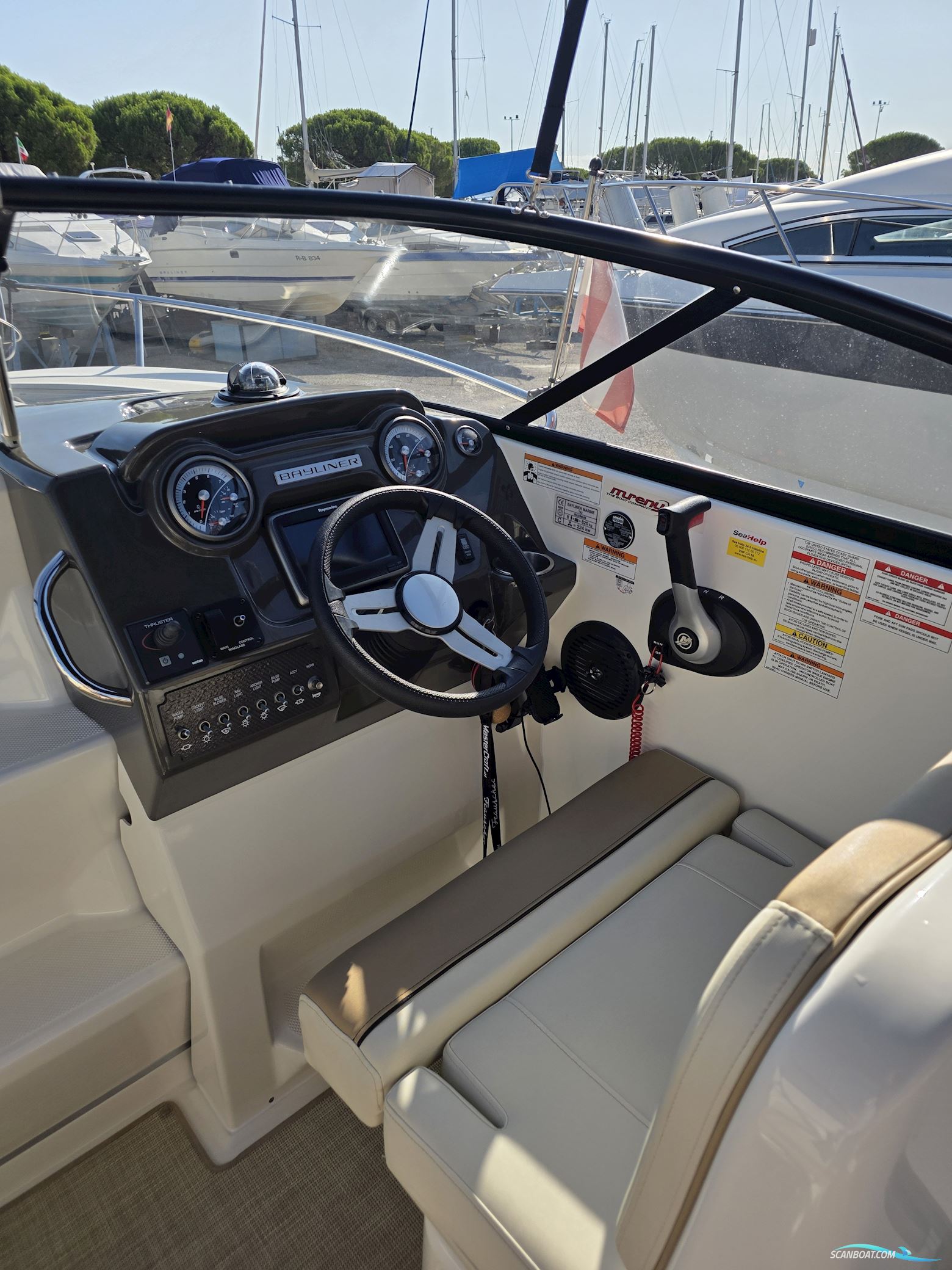 Bayliner 742CU