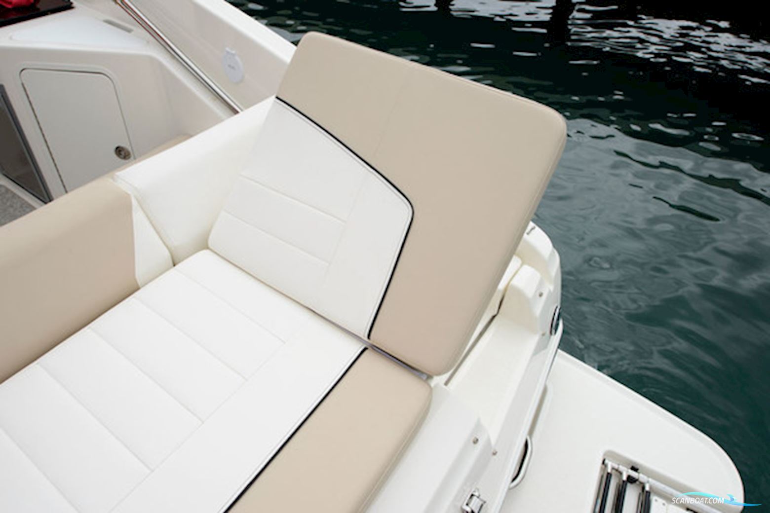 Bayliner 742R Cuddy med MerCruiser sterndrive