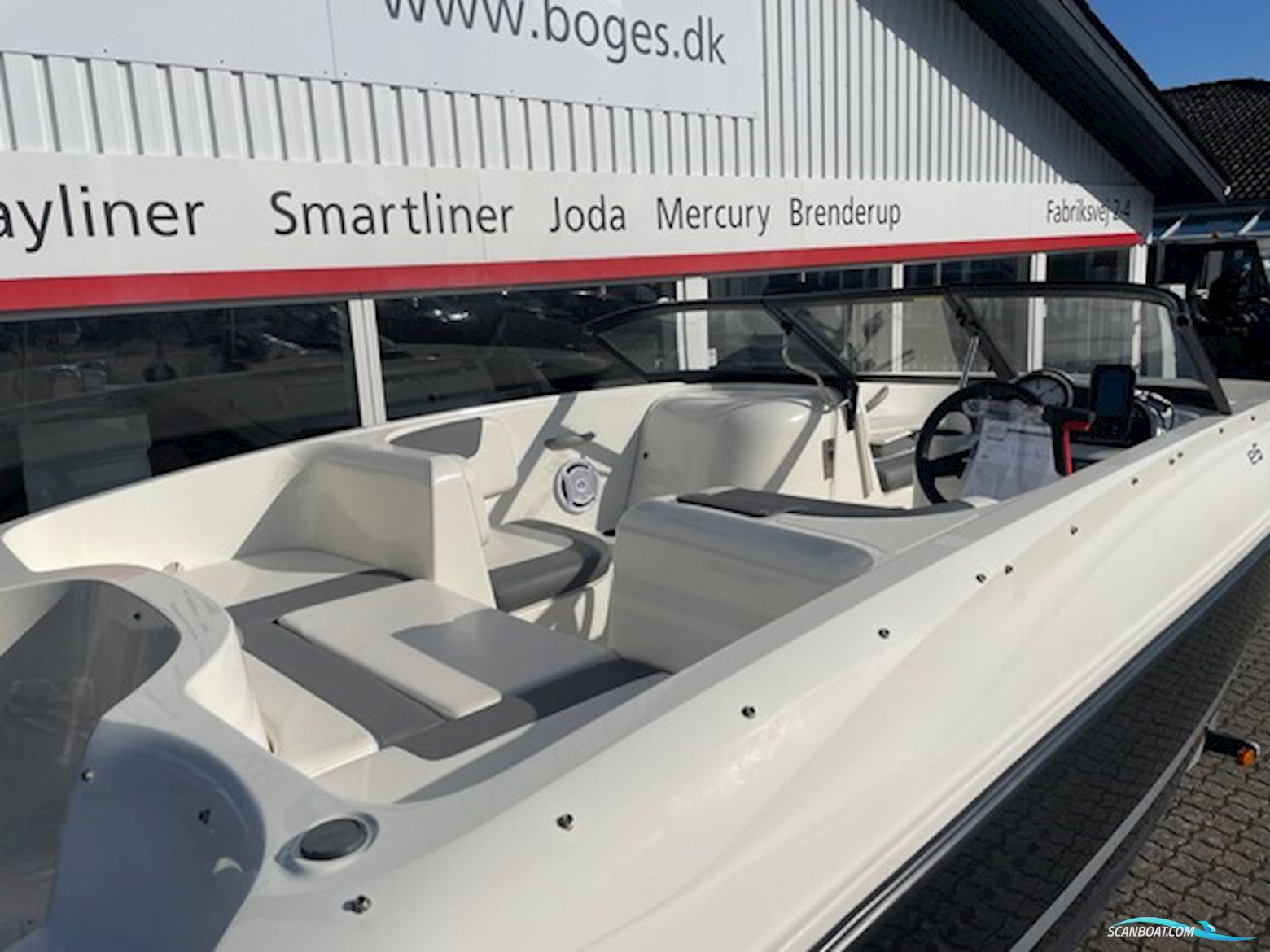 Bayliner E5 Med Mercury F80 Elpt Efi og Brenderup 201300B