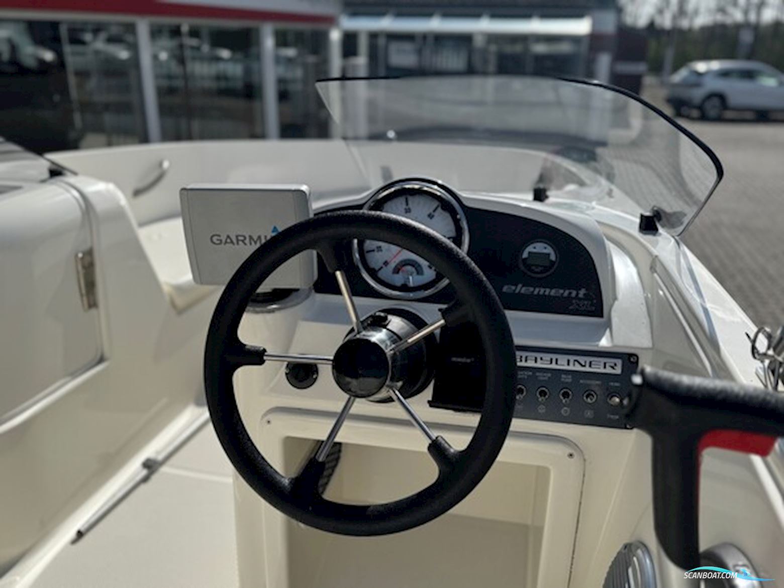 Bayliner E6 Element Med F115 Mercury-Efi 4 Takt og 1300 kg Brenderup "Element" Trailer.