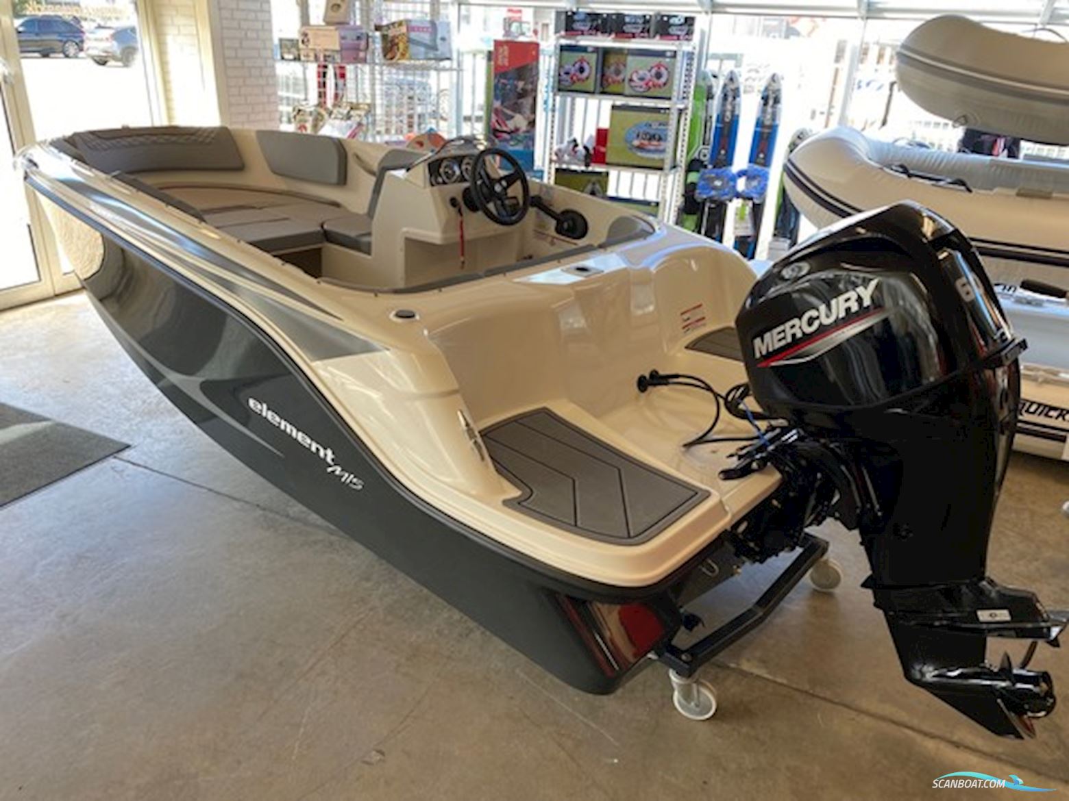 Bayliner M15 med Mercury F60 ELPT-EFI og udstyr
