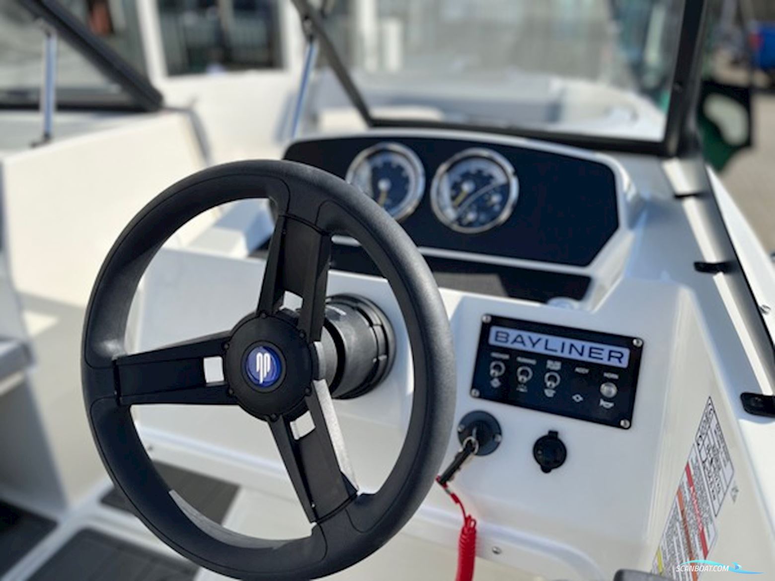 Bayliner M19 med 115 hk Mercury-EFI XL CT 2,1L - UDSTYR