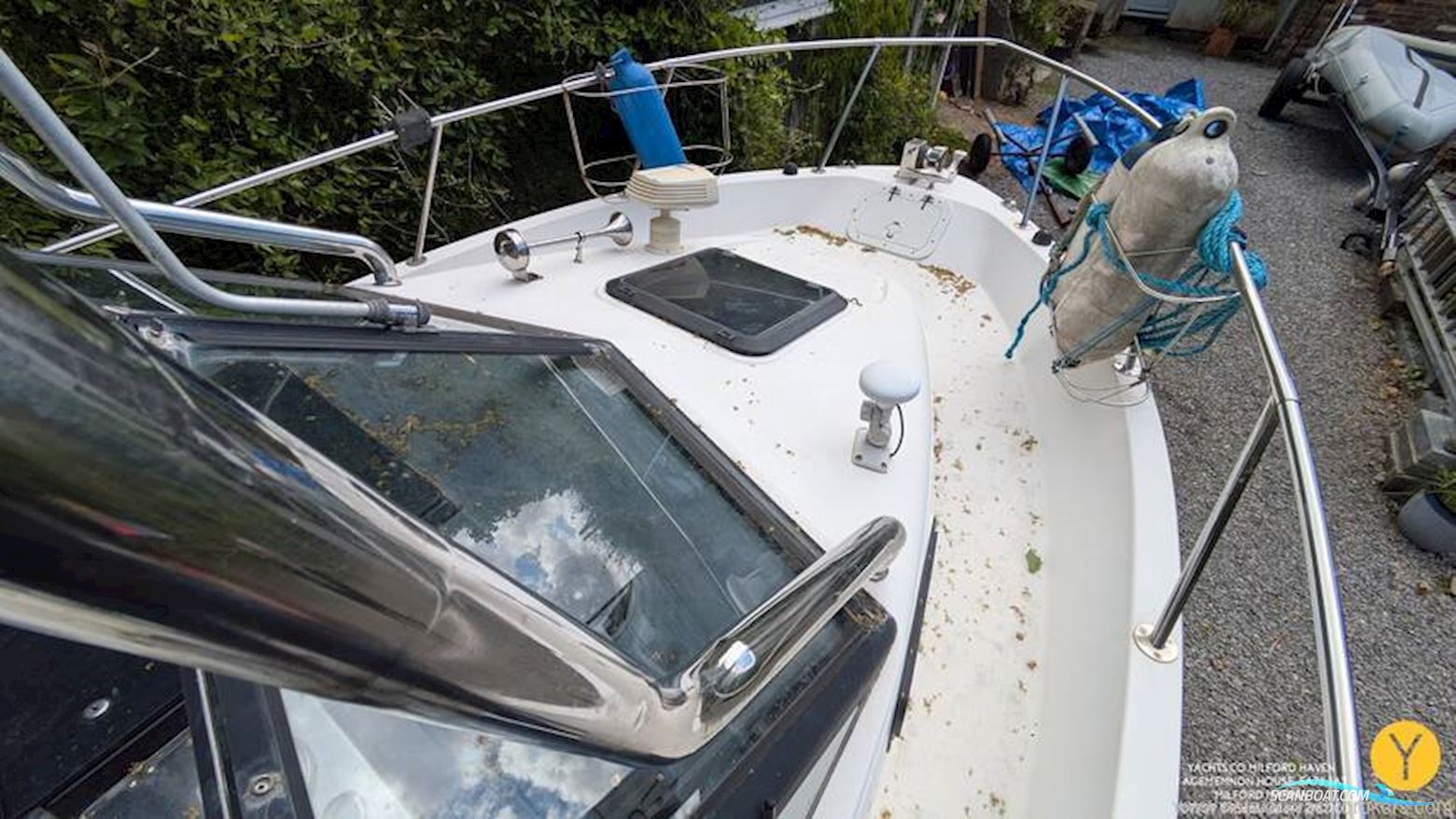 Bayliner Trophy Walkaround 2102