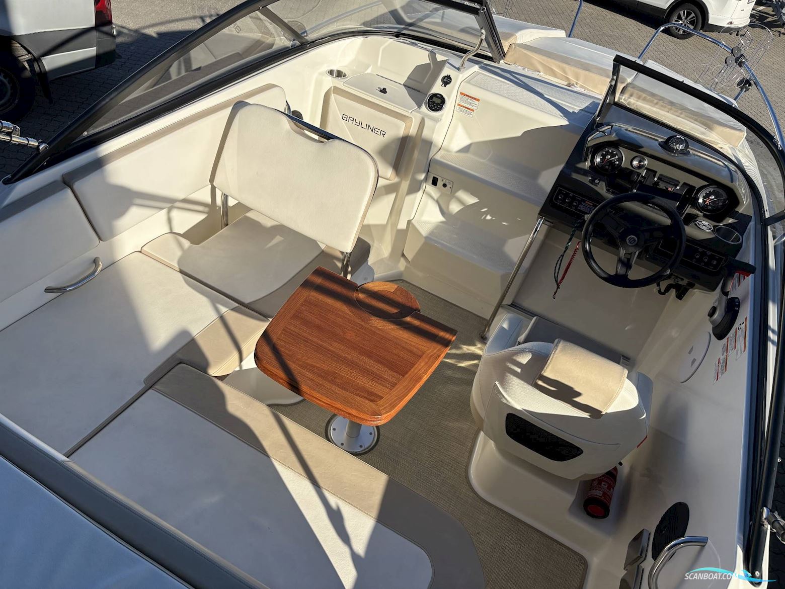 Bayliner VR5 - Mercruiser 4.5L 200 HK