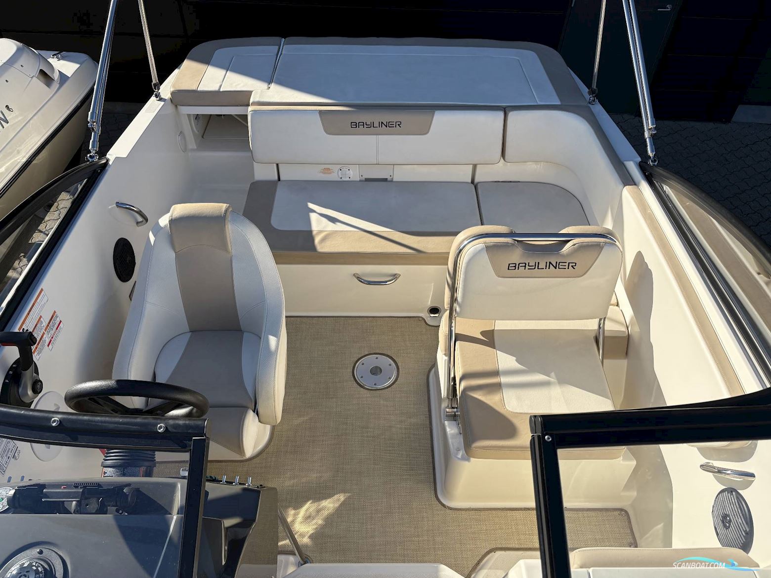 Bayliner VR5 - Mercruiser 4.5L 200 HK