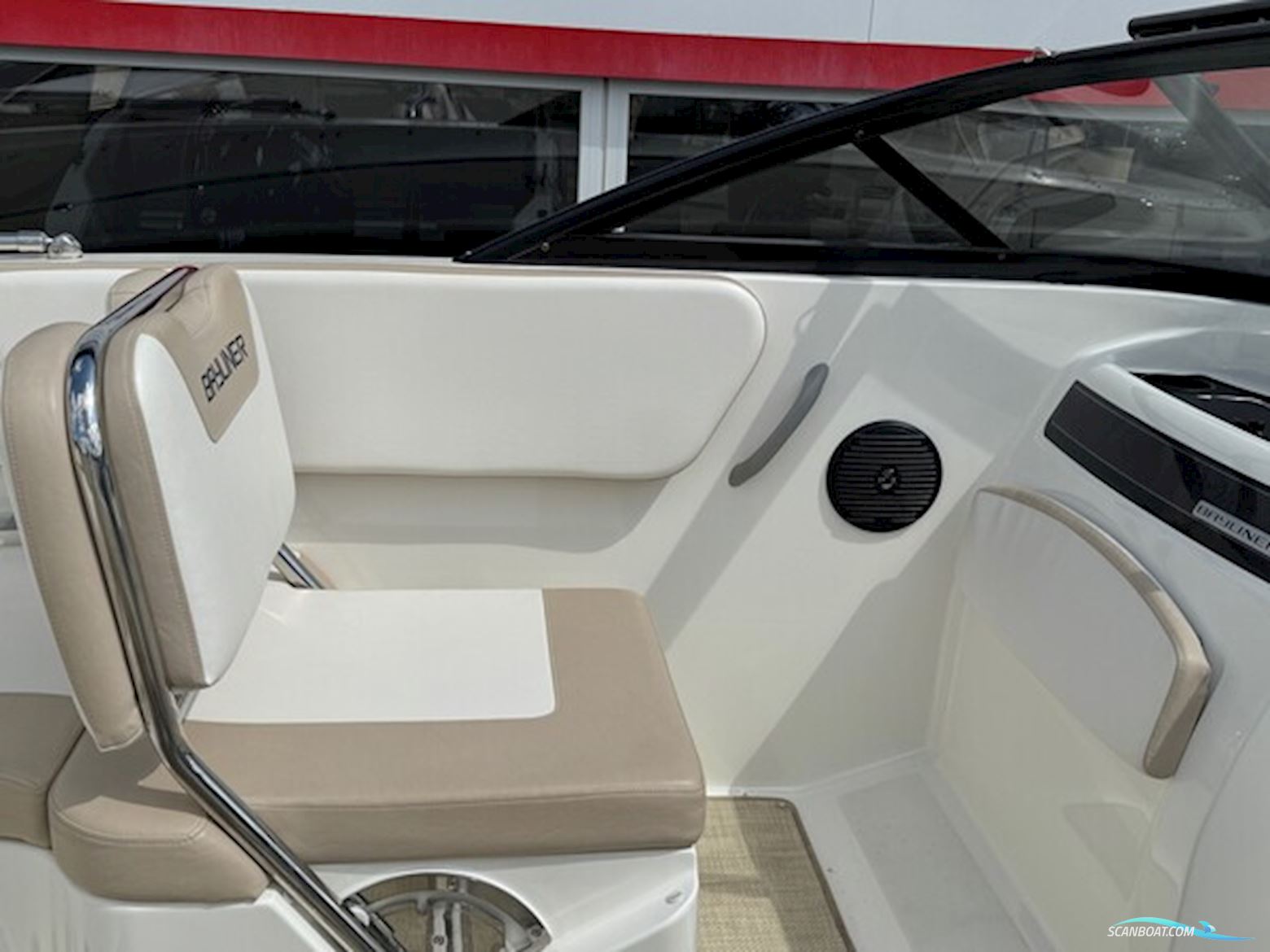 Bayliner VR5 Bowrider Med F115 Mercury-Efi XL Proxs CT - Solgt
