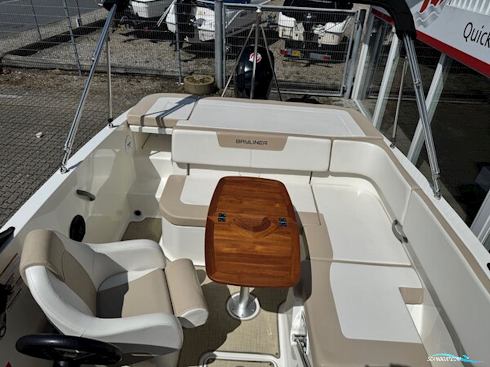 Bayliner VR5 Bowrider Med F115 Mercury-Efi XL Proxs CT - Solgt