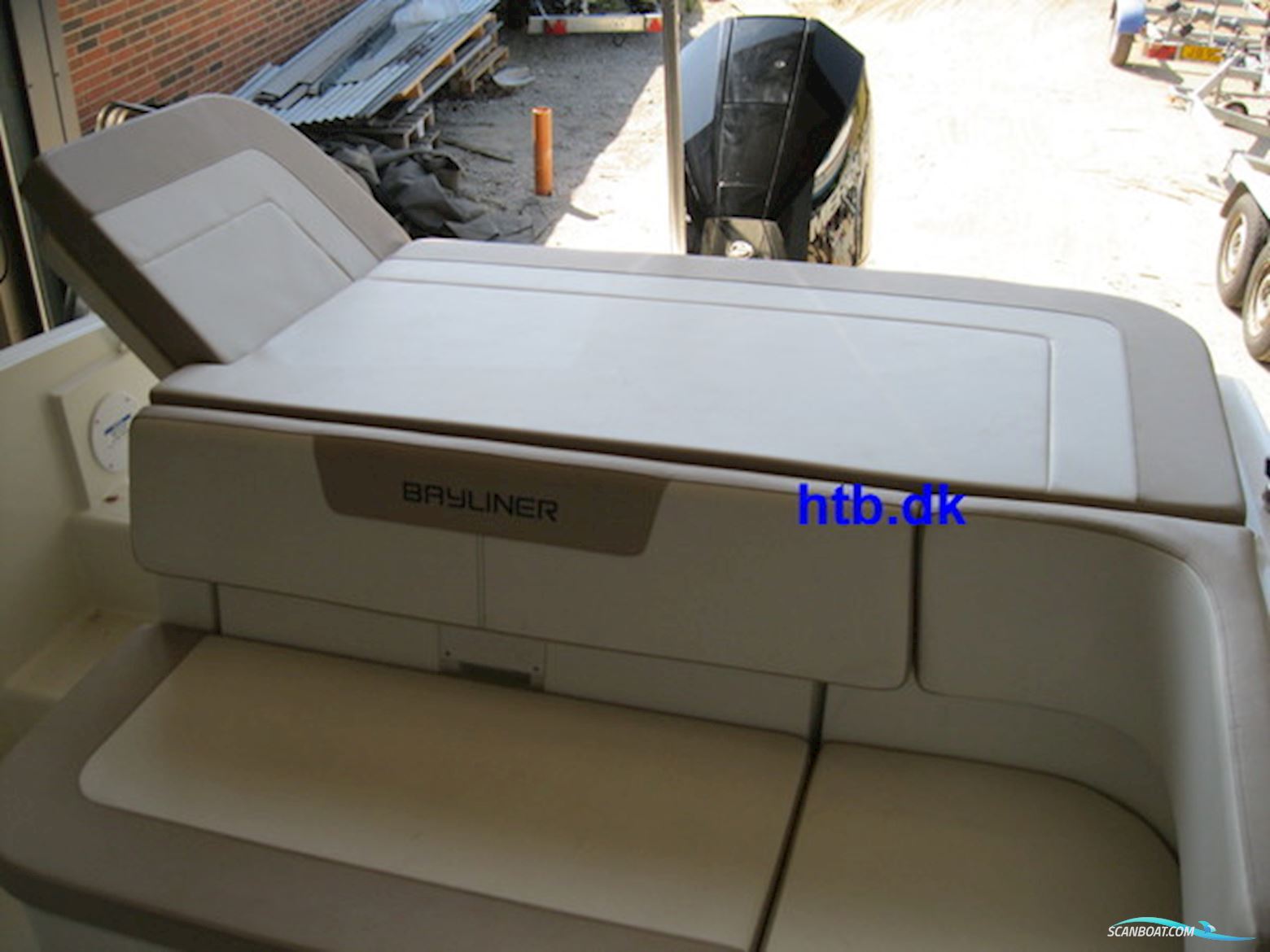 Bayliner VR5 Cuddy Cabin m/Mercury F175 hk V6 4-takt