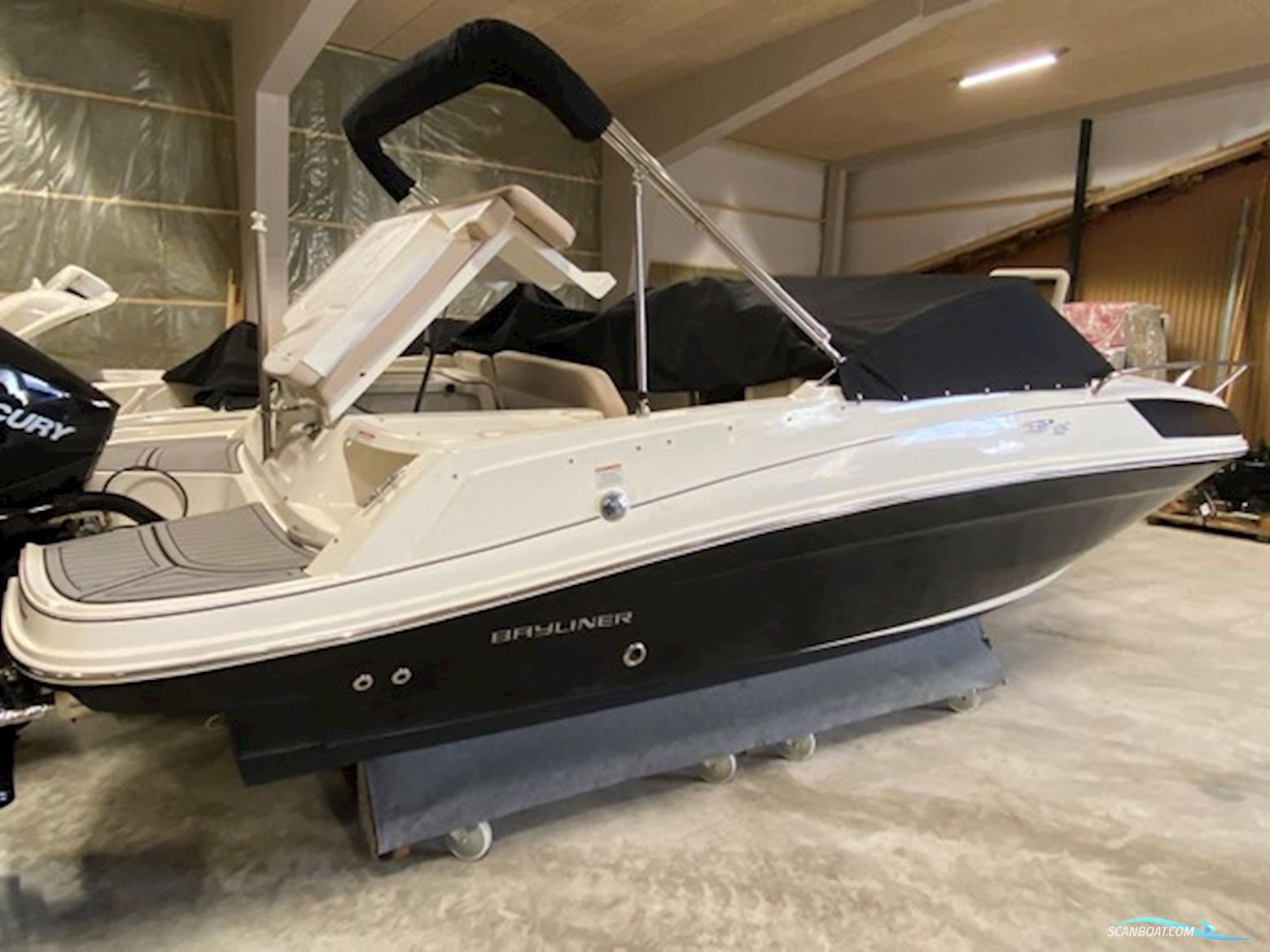 Bayliner VR5 Cuddy Cabin m/Mercury F175 hk V6 4-takt