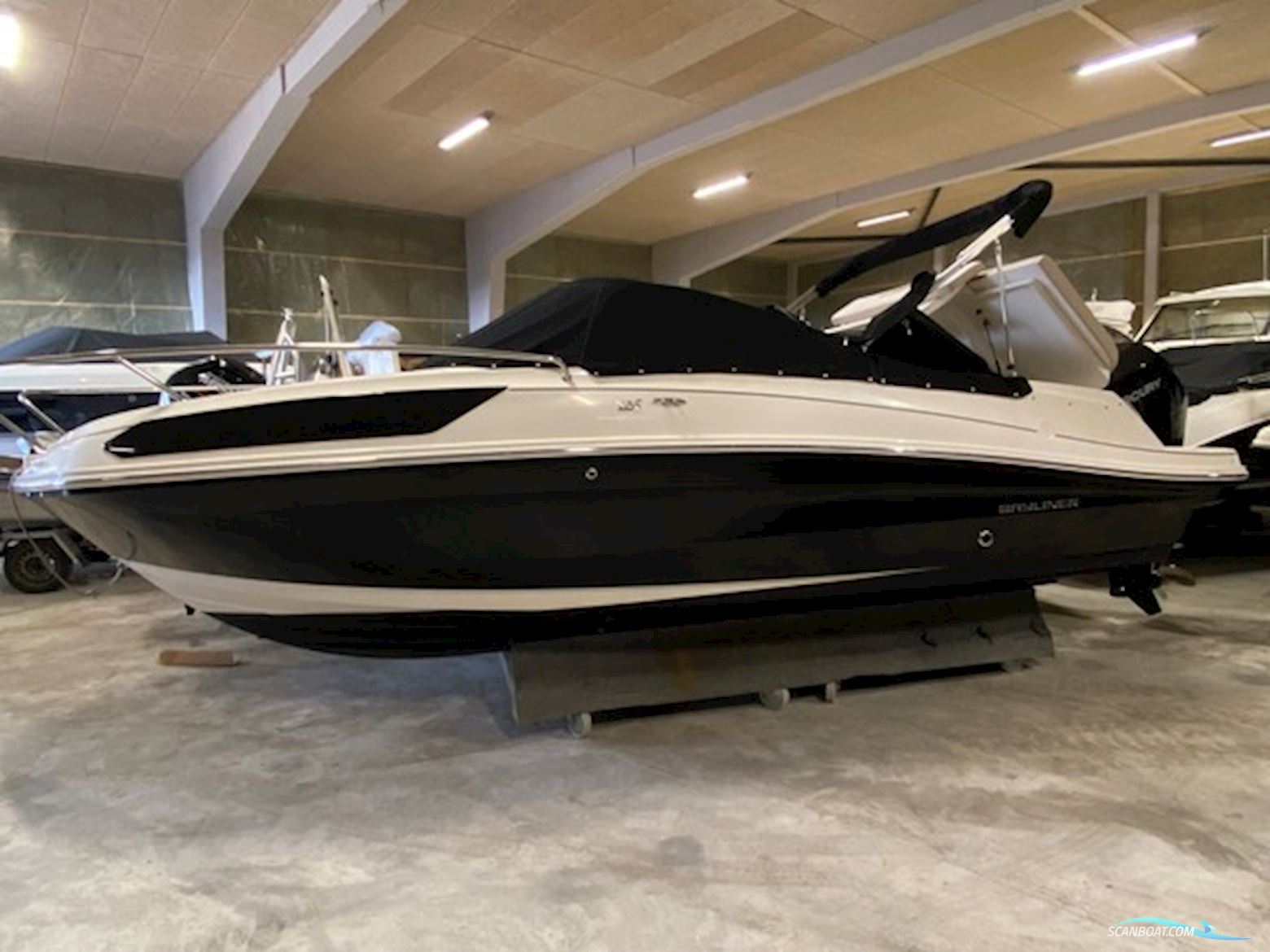 Bayliner VR5 Cuddy Cabin m/Mercury F175 hk V6 4-takt