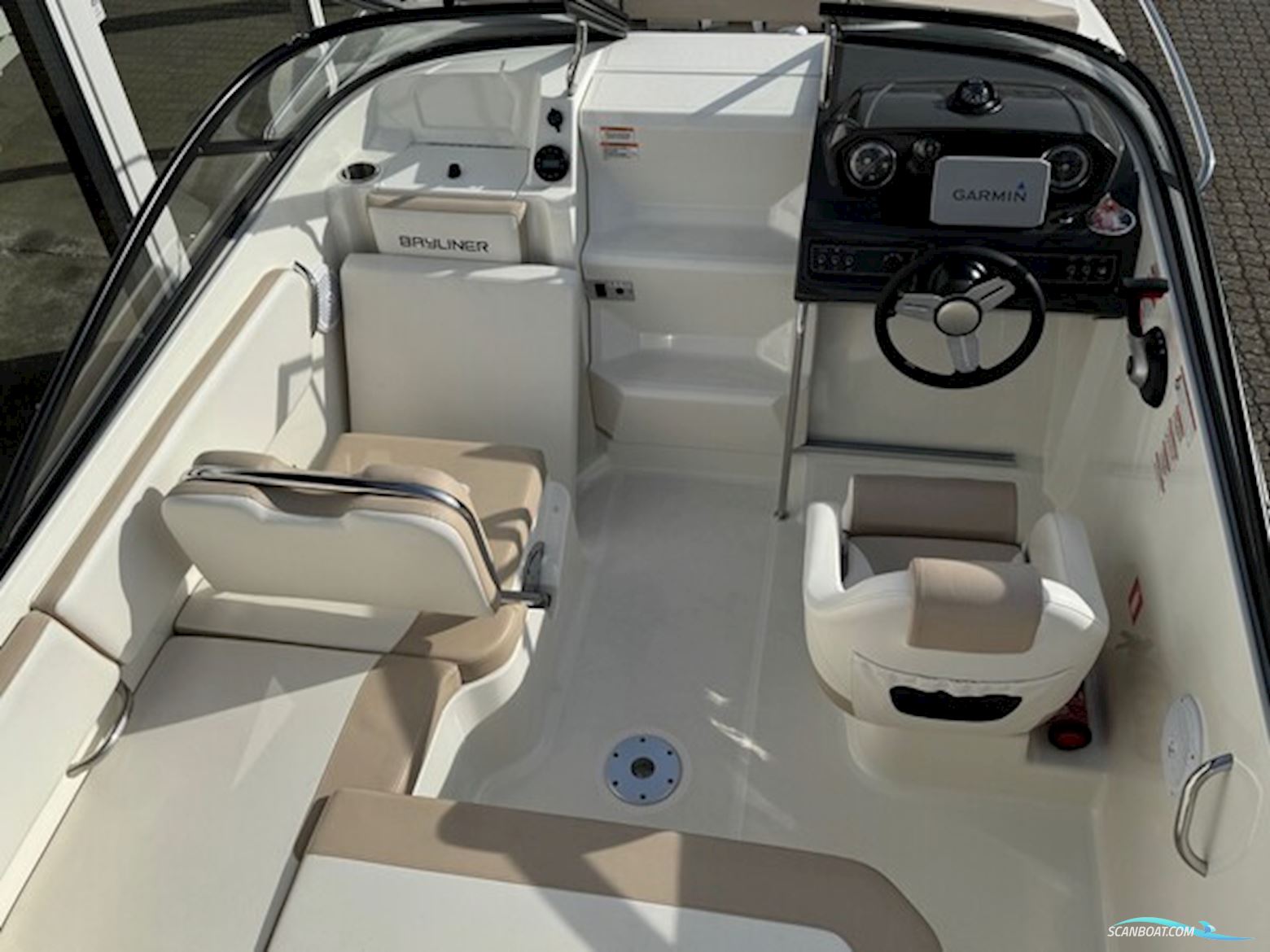 Bayliner VR5 Cuddy med F150 Mercury-EFI 4 takt XL - Anvisningssalg