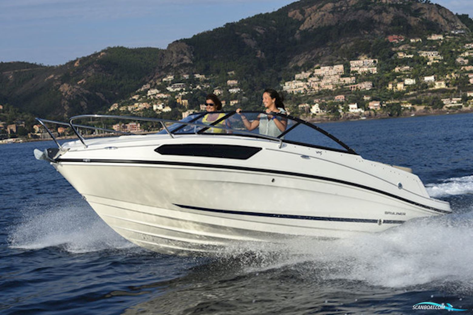Bayliner VR5 Cuddy med Mercruiser sterndrive