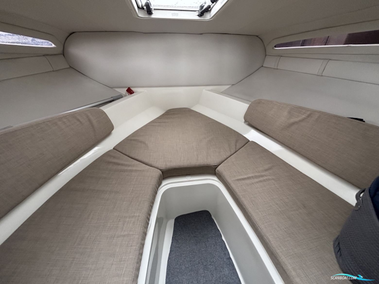Bayliner VR5 Cuddy OB