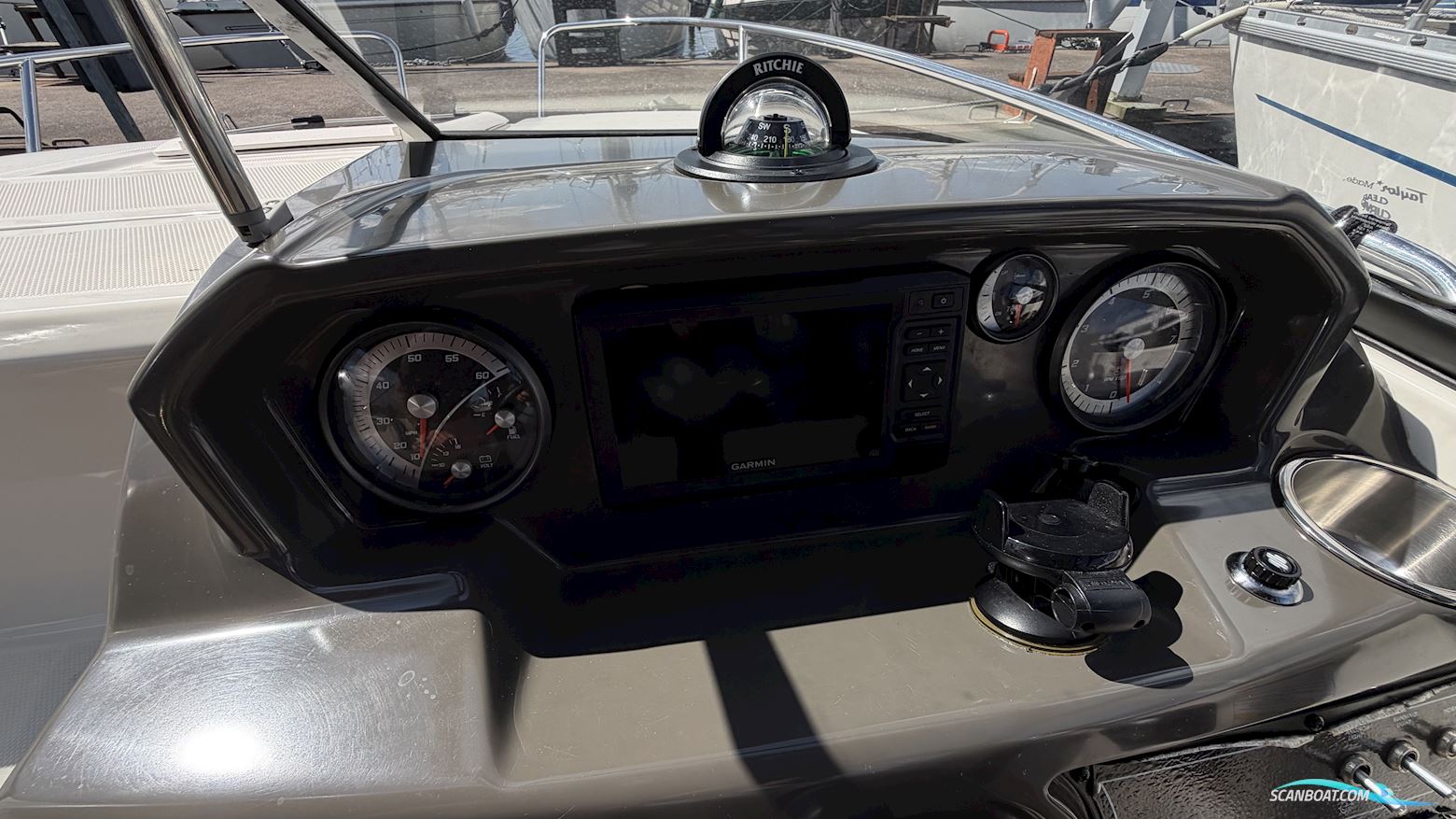 Bayliner VR5 Cuddy