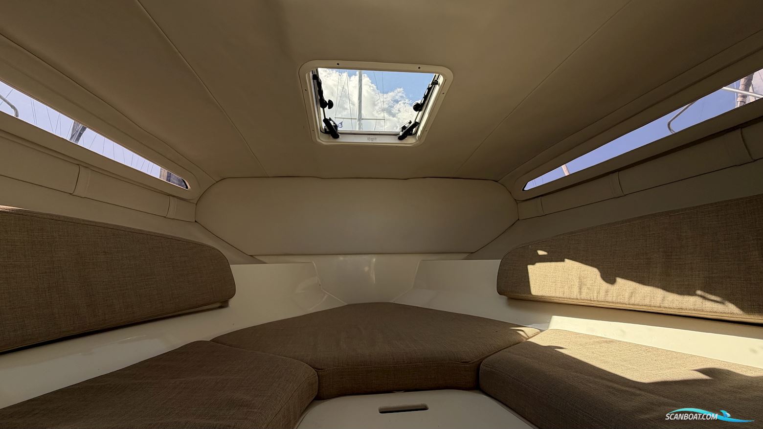 Bayliner VR5 Cuddy