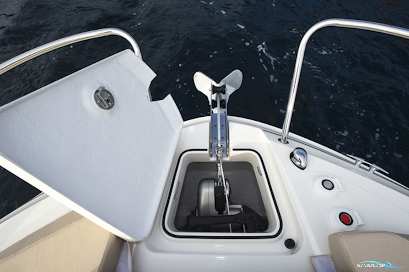 Bayliner VR5 OB Cuddy