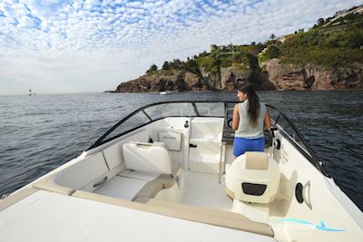 Bayliner VR5 OB Cuddy Motorboat 2025, Denmark