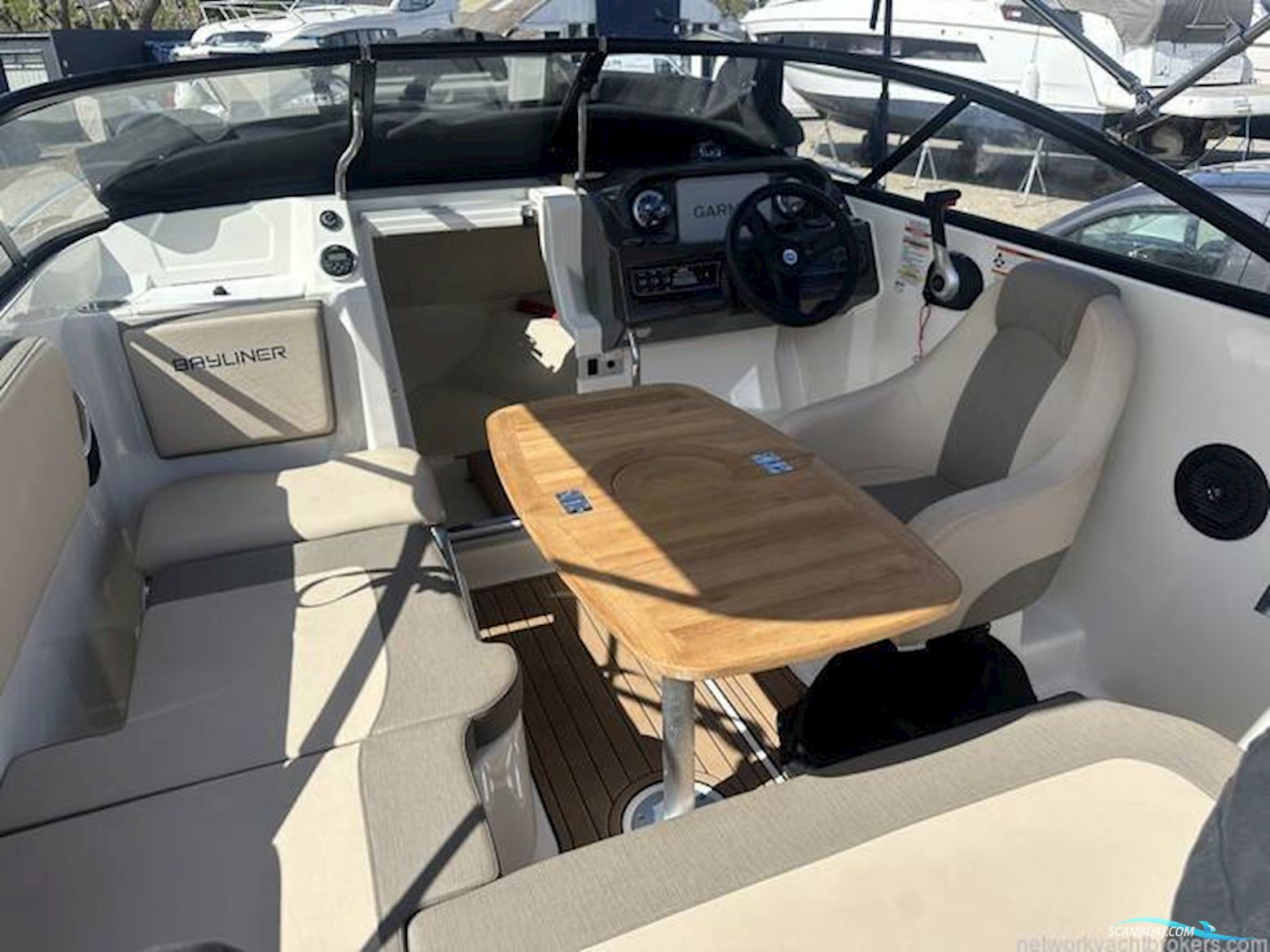 Bayliner VR5